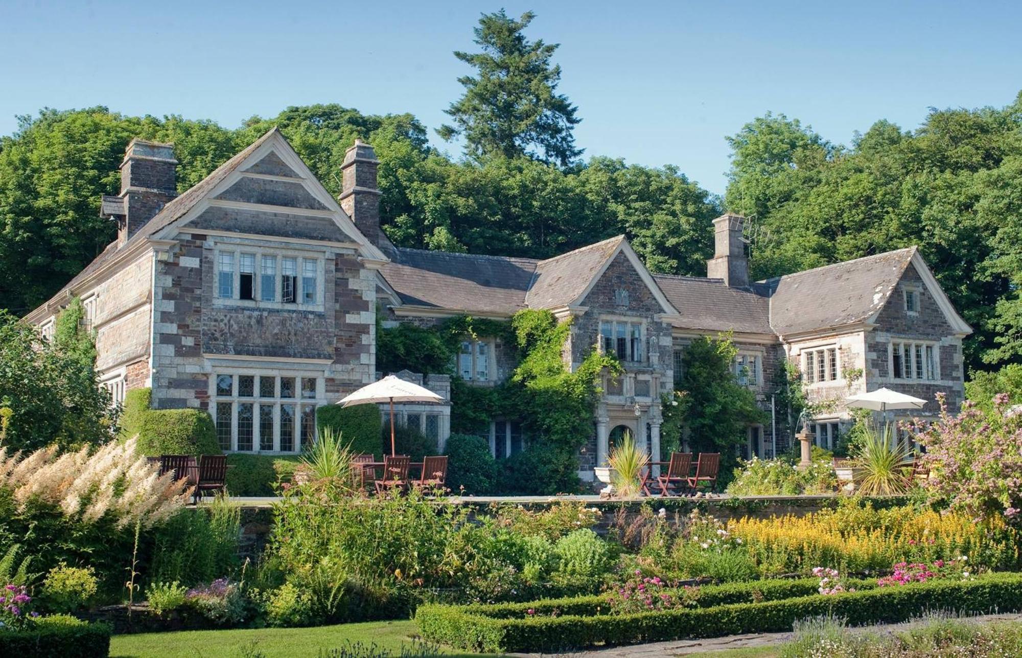 Lewtrenchard Manor Hotel ภายนอก รูปภาพ